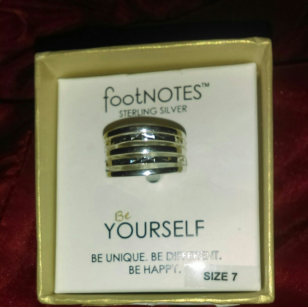 NWTS SILVER RING - Picture 2 of 6
